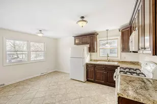 1630 Maple Ln, Elgin, IL 60123 - Photo 16