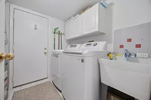 733 Clover Hill Ct, Elk Grove Village, IL 60007 - Photo 12