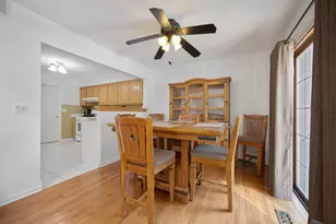 733 Clover Hill Ct, Elk Grove Village, IL 60007 - Photo 6