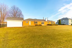 18816 S Chestnut Dr, Shorewood, IL 60404 - Photo 12