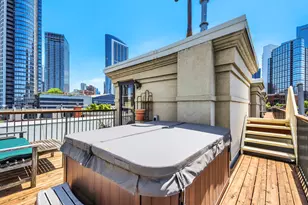 481 N Clinton St, Chicago, IL 60654 - Photo 26