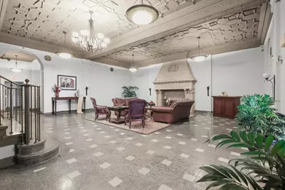 212 N Center Street #202, Bloomington, IL 61701 - Photo 30