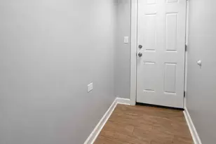 5518 W Melrose St, Chicago, IL 60641 - Photo 2