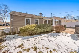 136 Walnut Ct, Mundelein, IL 60060 - Photo 30