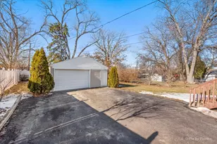 136 Walnut Ct, Mundelein, IL 60060 - Photo 24