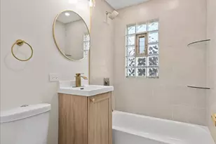 136 Walnut Ct, Mundelein, IL 60060 - Photo 12