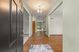 972 Canyon Trl Ct, Yorkville, IL 60560 - Photo 4