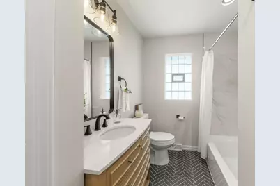 956 S Cadwell Avenue, Elmhurst, IL 60126 - Photo 8