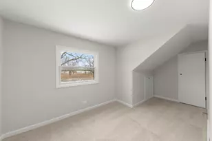 956 S Cadwell Ave, Elmhurst, IL 60126 - Photo 14