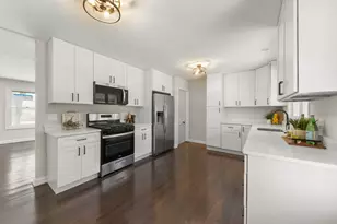 956 S Cadwell Ave, Elmhurst, IL 60126 - Photo 6