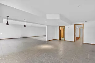 8306 E Crockett Rd, Roscoe, IL 61073 - Photo 32