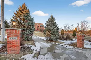 8306 E Crockett Rd, Roscoe, IL 61073 - Photo 2