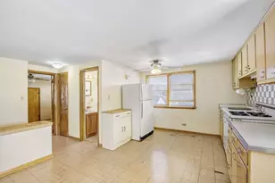 10611 S Spaulding Ave, Chicago, IL 60655 - Photo 8