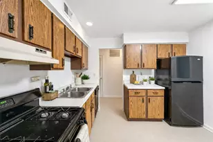 5200 Carriageway Dr, Rolling Meadows, IL 60008 - Photo 8