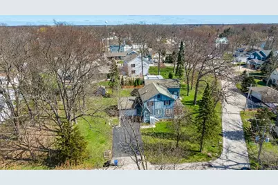 21870 W Lake Avenue, Round Lake, IL 60073 - Photo 2