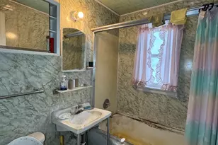 1811 N Raynor Ave, Crest Hill, IL 60403 - Photo 4