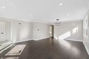 5547 N California Ave, Chicago, IL 60625 - Photo 4