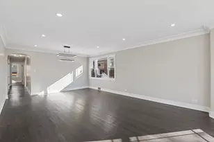 5547 N California Ave, Chicago, IL 60625 - Photo 2
