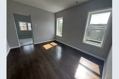 7847 S Bennett Avenue, Chicago, IL 60649 - Photo 8