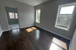 7847 S Bennett Ave, Chicago, IL 60649 - Photo 8