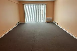 1845 White Chapel Dr, Mount Prospect, IL 60056 - Photo 2