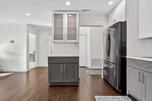 711 S River Rd, Des Plaines, IL 60016 - Photo 12