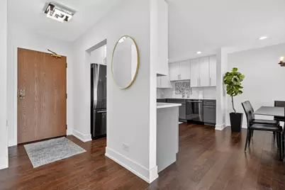 711 S River Road #617, Des Plaines, IL 60016 - Photo 2