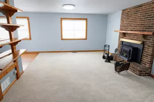 862 Omaha Ct, Carol Stream, IL 60188 - Photo 4