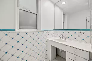 559 W Roscoe St, Chicago, IL 60657 - Photo 14