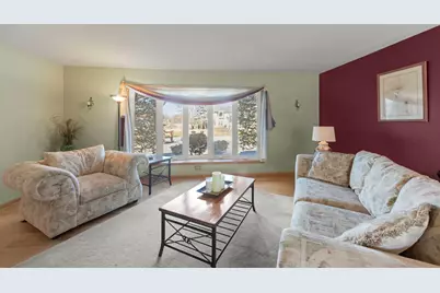 755 Surryse Road, Lake Zurich, IL 60047 - Photo 4