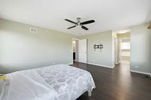 2140 Colchester Ave, Hoffman Estates, IL 60192 - Photo 28