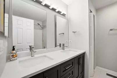 2140 Colchester Avenue, Hoffman Estates, IL 60192 - Photo 38