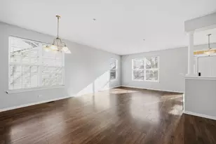 2140 Colchester Ave, Hoffman Estates, IL 60192 - Photo 12