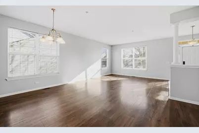 2140 Colchester Avenue, Hoffman Estates, IL 60192 - Photo 10