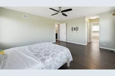 2140 Colchester Avenue, Hoffman Estates, IL 60192 - Photo 26