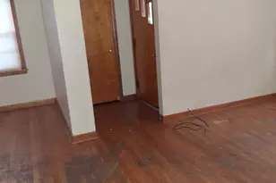 213 S Summit St, Wheaton, IL 60187 - Photo 10