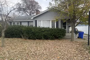213 S Summit St, Wheaton, IL 60187 - Photo 2