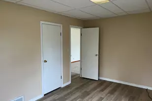 906 N Wasson St, Streator, IL 61364 - Photo 10