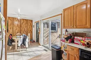 16520 Brockton Ln, Oak Forest, IL 60452 - Photo 8