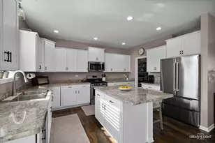 47 Windstone Dr, North Aurora, IL 60542 - Photo 8