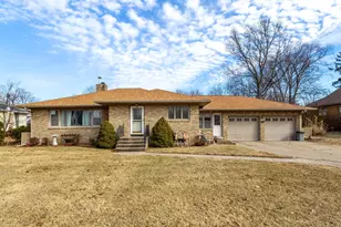 838 S State St, Geneseo, IL 61254 - Photo 2