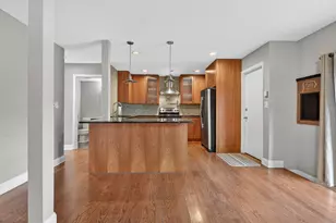 1414 N Bridgeport Dr, Mount Prospect, IL 60056 - Photo 4