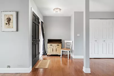 1414 N Bridgeport Drive, Mount Prospect, IL 60056 - Photo 2