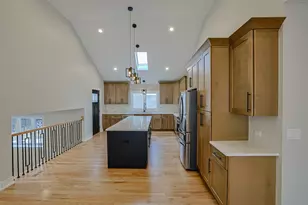 11520 S Leclaire Ave, Alsip, IL 60803 - Photo 6