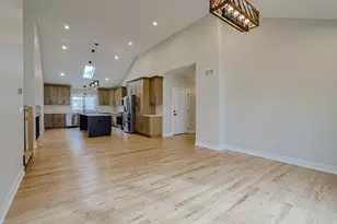 11520 S Leclaire Ave, Alsip, IL 60803 - Photo 8