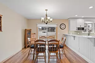 3125 Castlebury Pl, Galesburg, IL 61401 - Photo 12