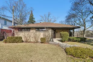 6890 N Loron Ave, Chicago, IL 60646 - Photo 1