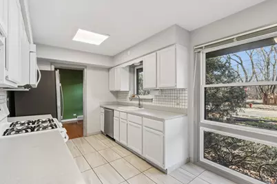 6890 N Loron Avenue, Chicago, IL 60646 - Photo 14