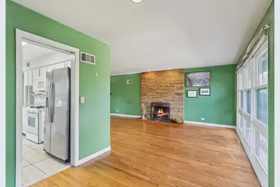 6890 N Loron Avenue, Chicago, IL 60646 - Photo 10