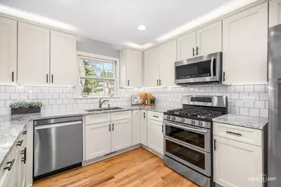 1310 N Carlton Avenue, Wheaton, IL 60187 - Photo 10